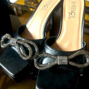 Rouge Helium Black and Silver Women's Shoes